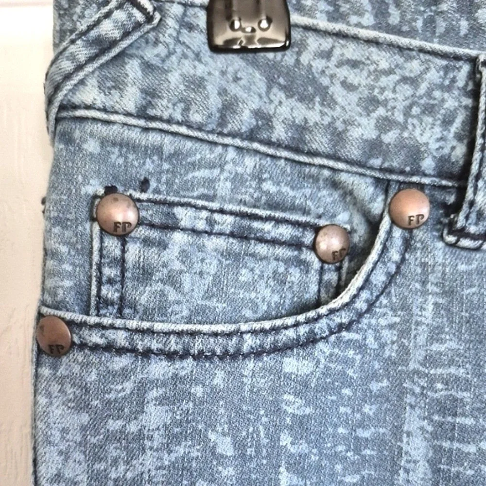 Free People Low Rise Blue Jeans Denim Skinny Pants Zip Ankles Womens 26 - Picture 10 of 16